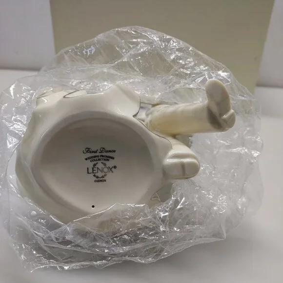 LENOX WEDDING PROMISES COLLECTION BRIDE/GROOM FIRST DANCE PORCELAIN NEW NOS VTG - Picture 3 of 16